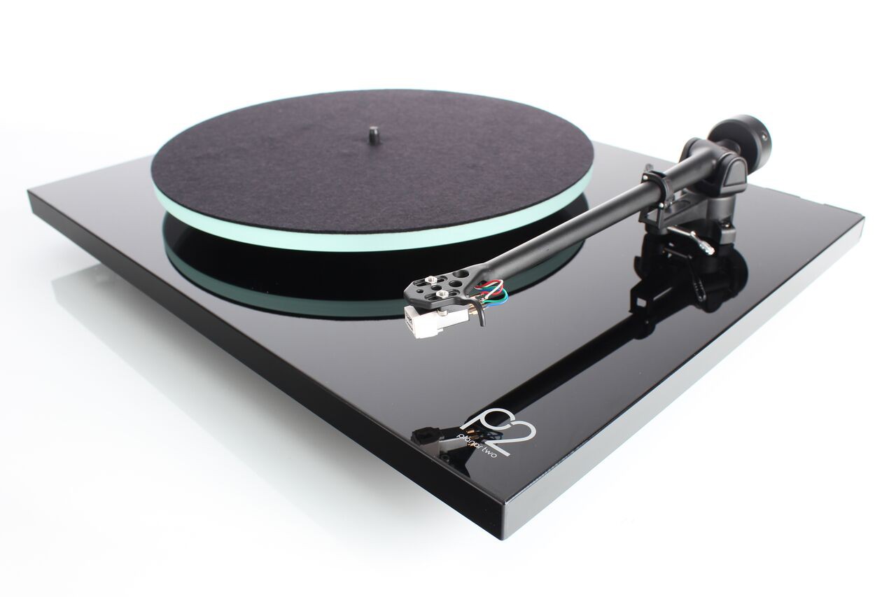 Rega Planar 2 + Carbon äänirasia (80)