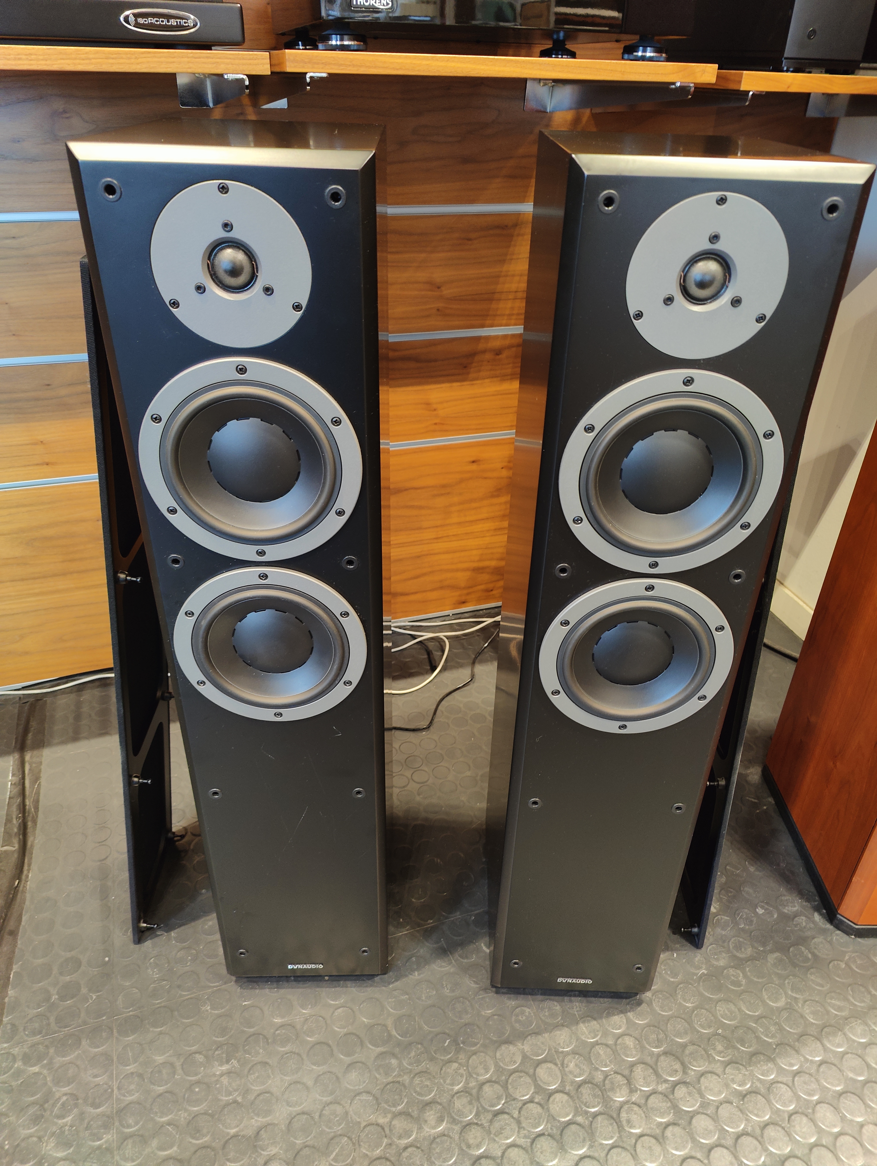 Dynaudio Emit M30